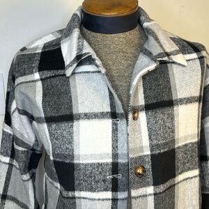 Pretty Garden Women’s Black and White Flannel Shirt Jacket Oversized Size S NWT